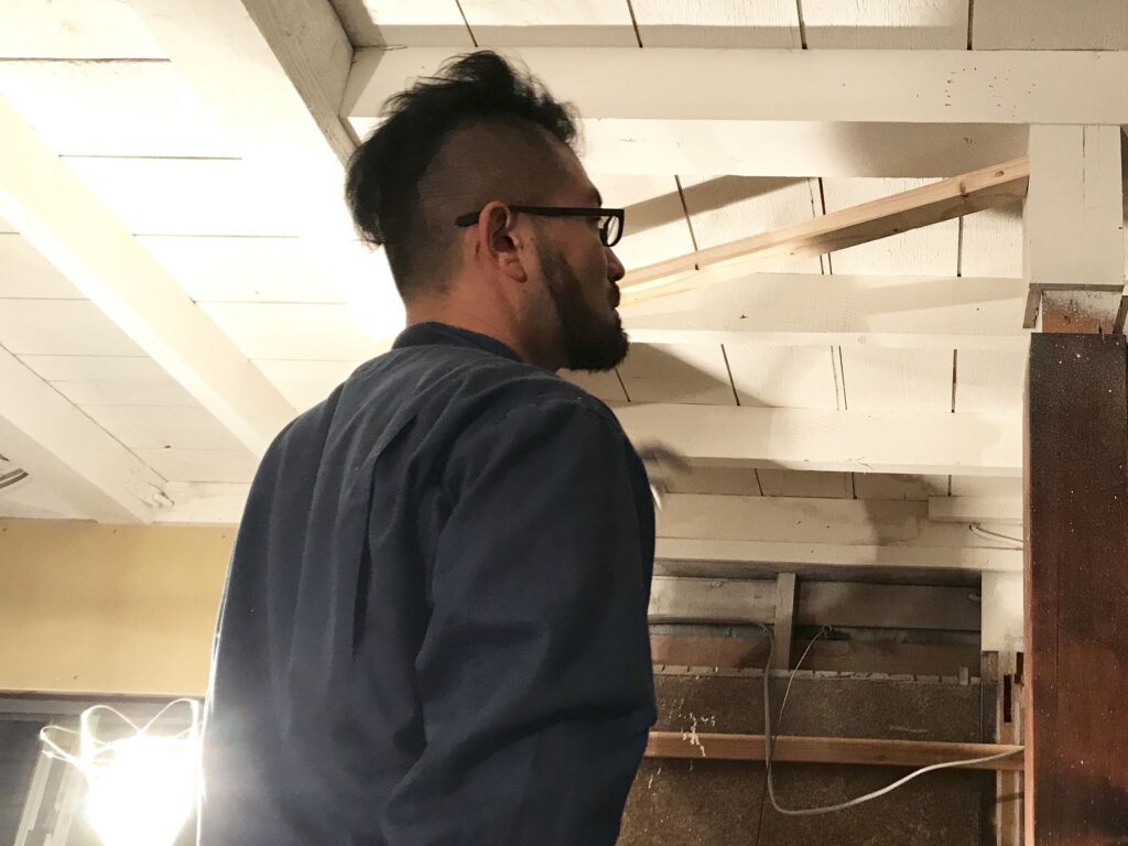 テーマは地震に強い家具。縁起でもない予言は外れたけどやっぱ怖い…のイメージ