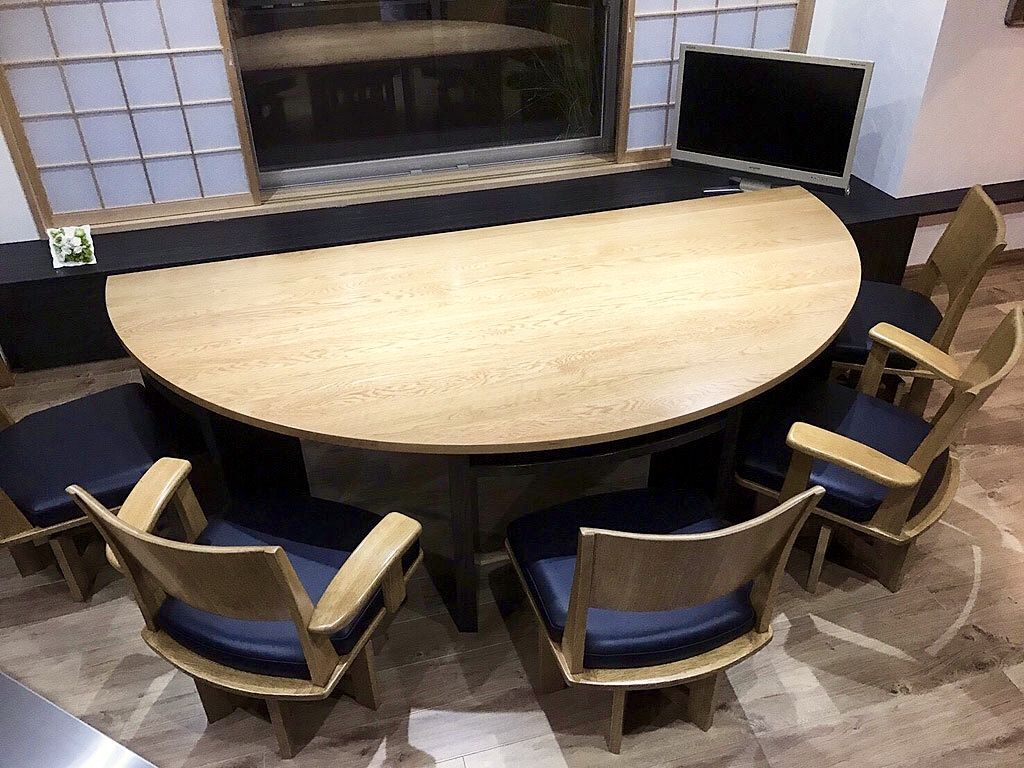 半円テーブルをオーダーメイド！個性的なデザインも大歓迎です♪ | 東京＆大阪、家具を楽しむ家具工房 ROOTS  FACTORY（ルーツファクトリー）オフィシャルサイト