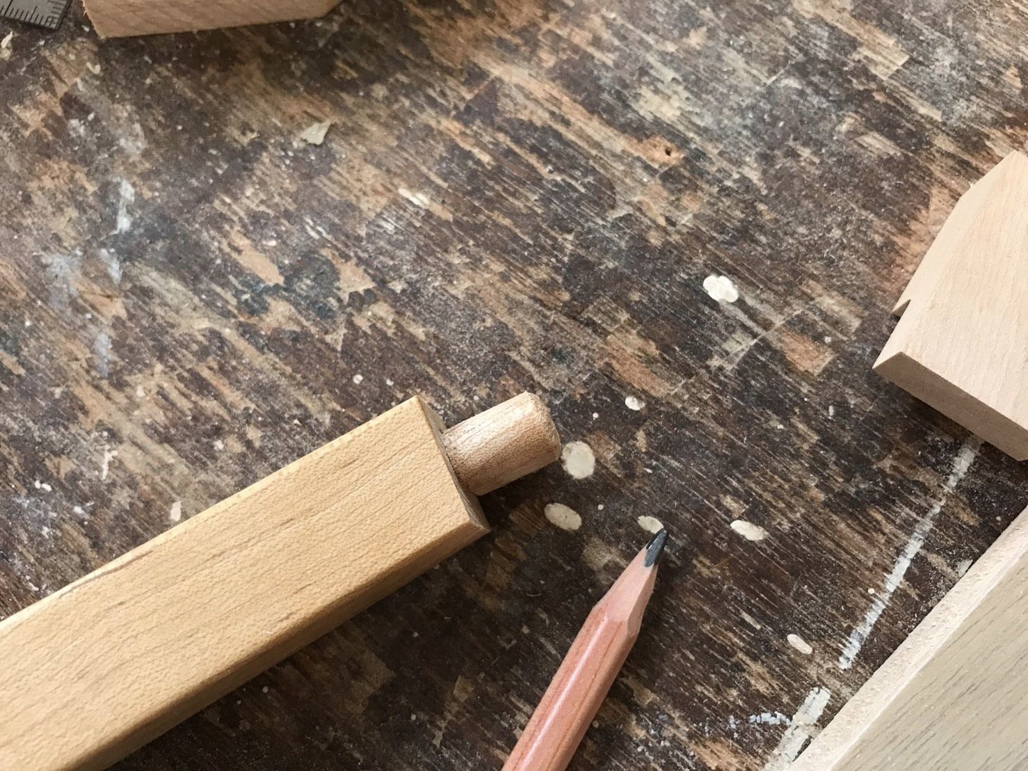 金具の見えない木の家具の秘密は「ほぞ組み」と「ダボ継ぎ」？のイメージ