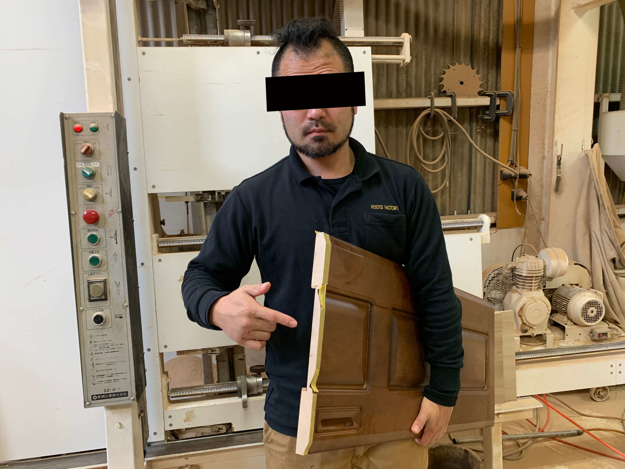 婚礼家具の扉が素敵に大変身！その辺で暇そうにしてた変なおっさんがのイメージ
