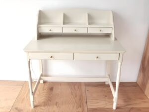 プレゼントの大切な学習机をリメイク！ご新居で使い続けられるよう