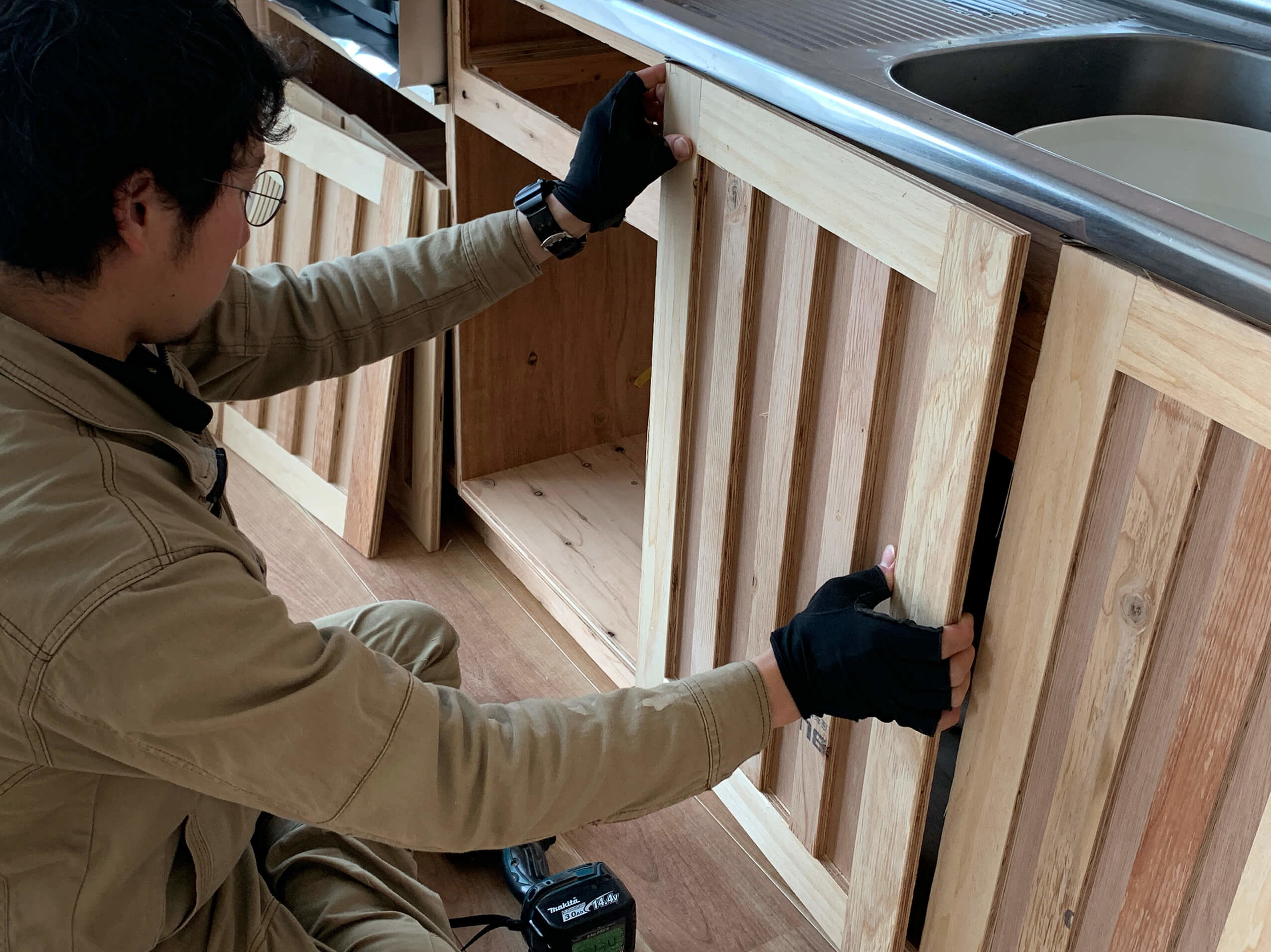 キッチンは一日で簡単に作れる！？素敵な山小屋スタイルのキッチン♪