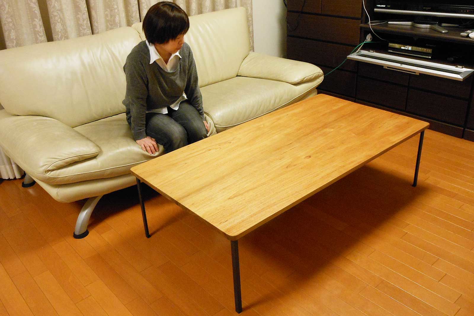 アジアン家具のローテーブルから黒皮アイアン脚のローテーブルへのリメイク(完成品)