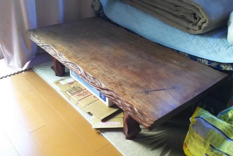 無垢一枚板の座卓を、リビング用のローテーブルにリメイク(before)