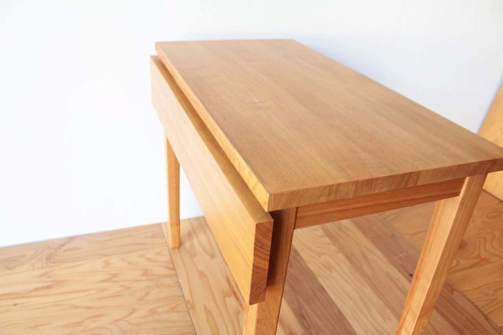 R178：正方形のテーブルを天板が拡張できるコンパクトなデスクに 東京＆大阪、家具を楽しむ家具工房 ROOTS FACTORY（ルーツ