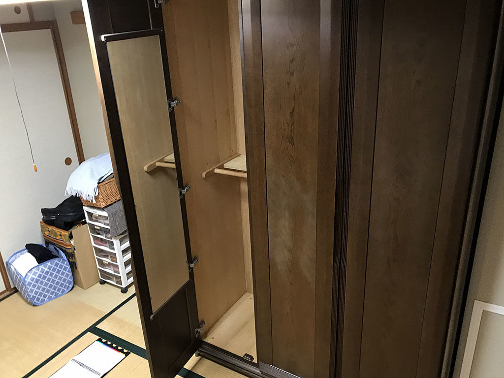 3枚扉の婚礼タンスを2枚扉に。鏡付き扉を移植して使うためには！？ | 東京＆大阪、家具を楽しむ家具工房 ROOTS  FACTORY（ルーツファクトリー）オフィシャルサイト