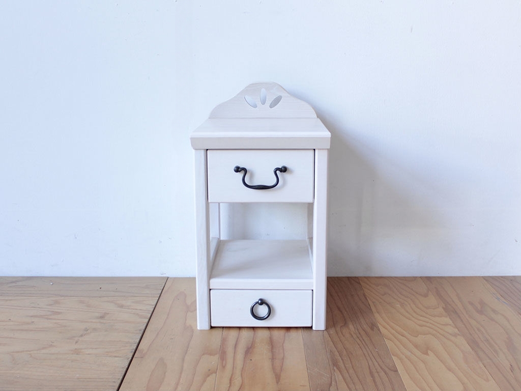 学習机のリメイク 上下で違う取っ手を取り付けた小引き出し