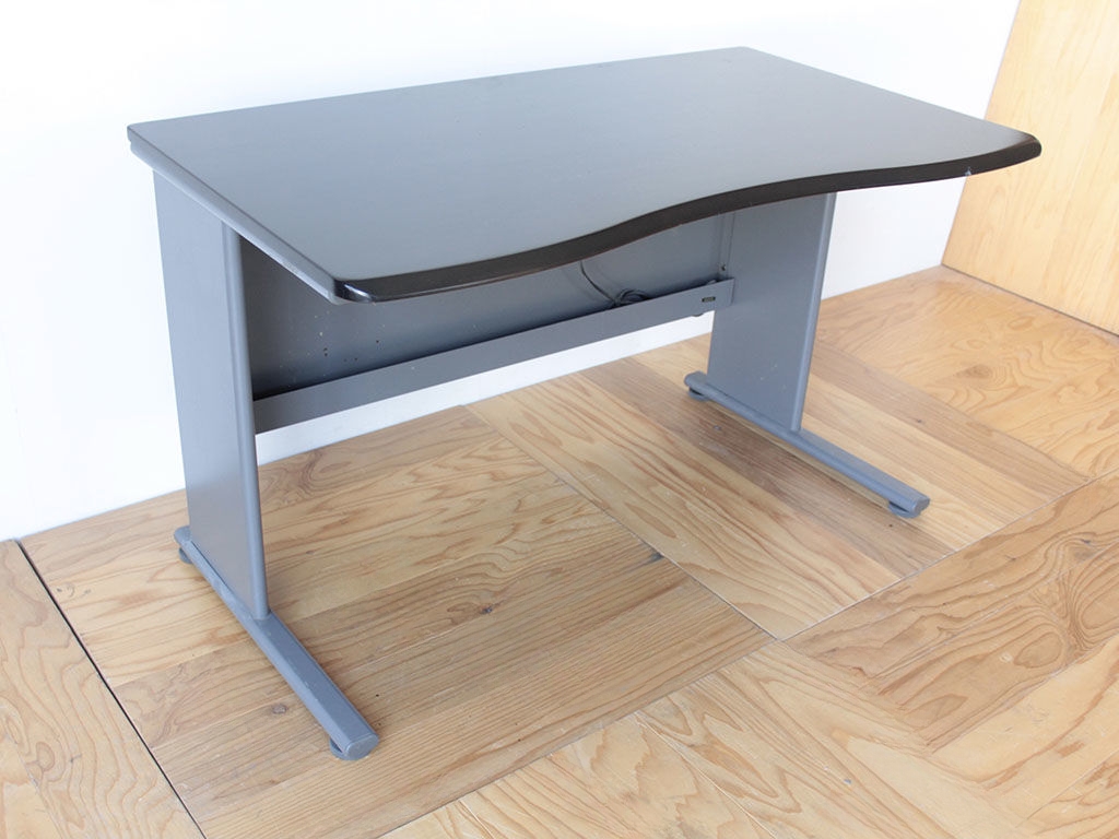 学習机の天板を生かしながらローテーブルにリメイク