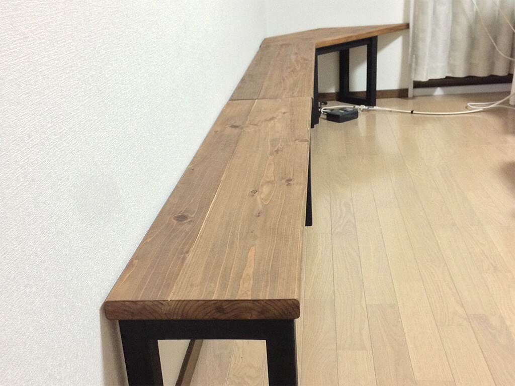 3ユニットのテーブルをお客様のお部屋に納品させていただいた写真