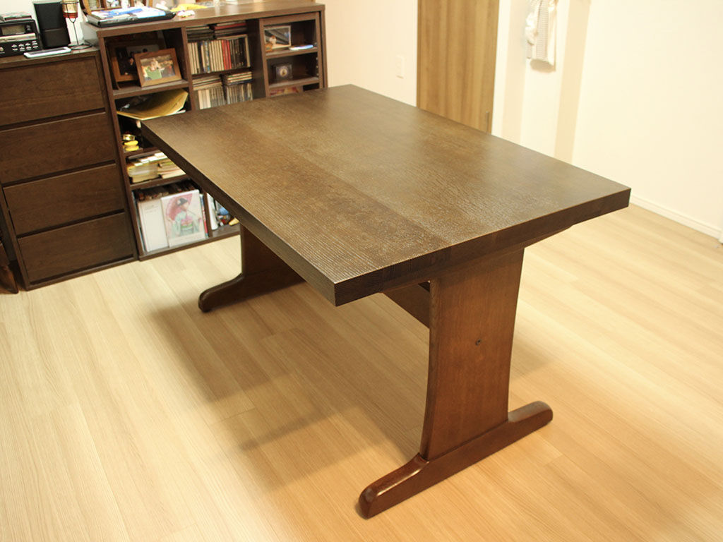 大きく重たいダイニングテーブルをリサイズ＆塗装変更