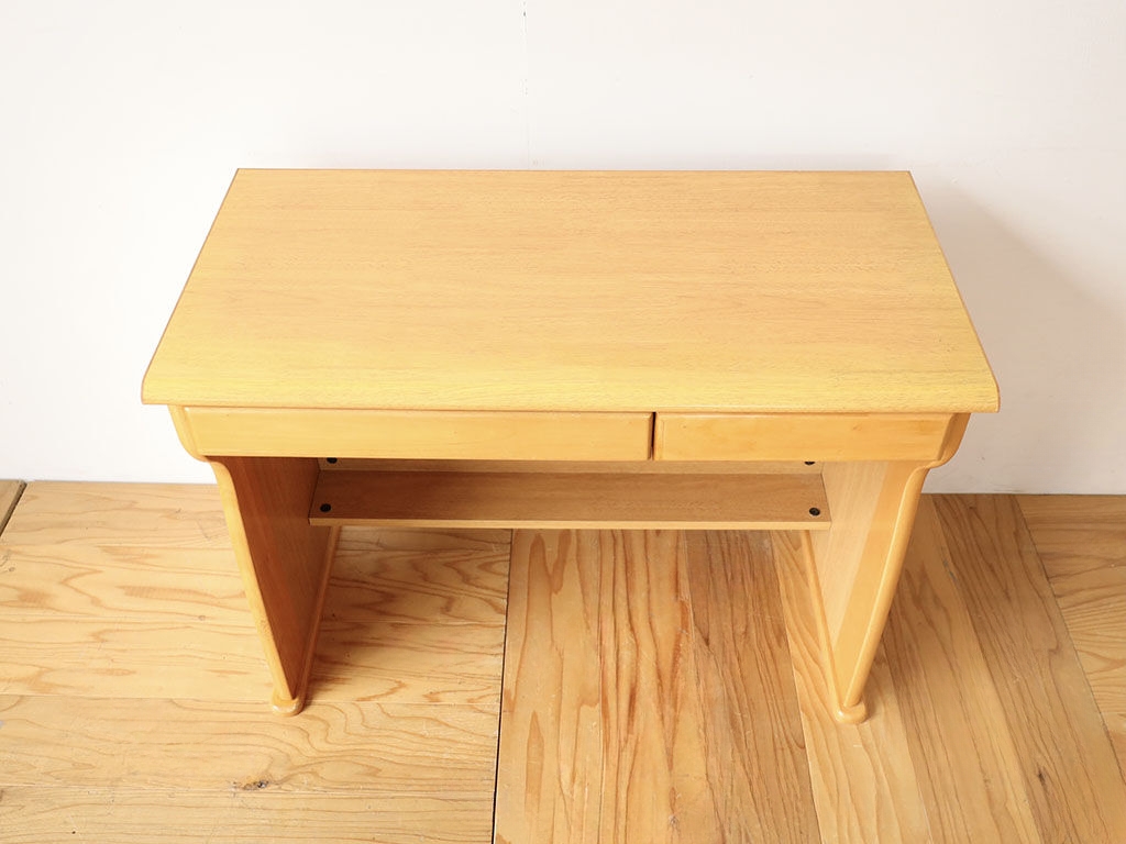 天板・奥行きを縮めリメイク完了した学習机