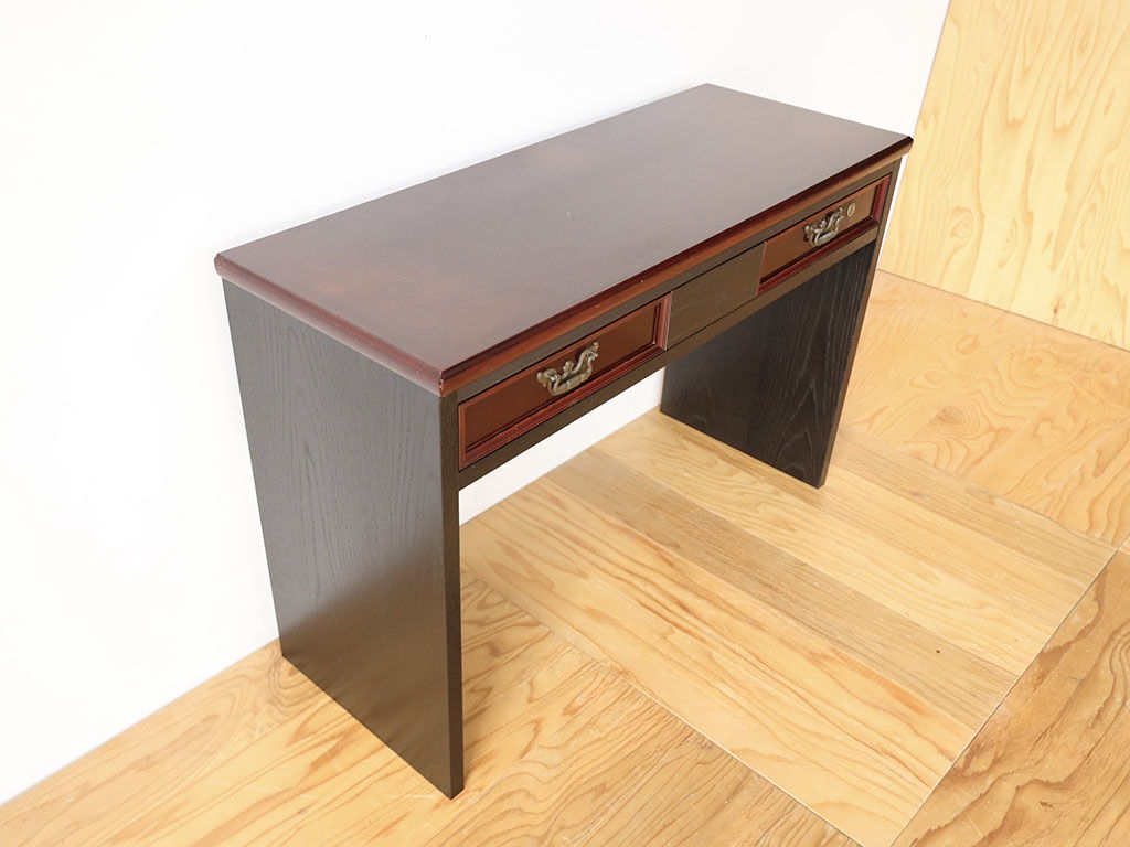 学習机を思い出の品を飾れる引き出し付コンソールテーブルにリメイクのイメージ