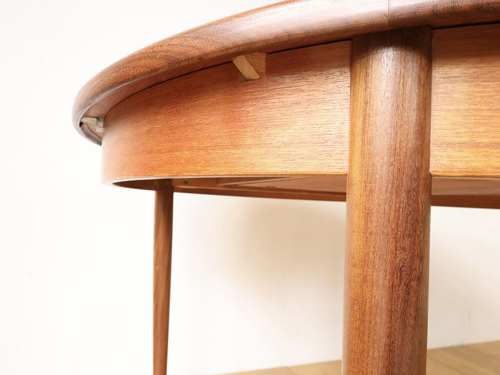 お客様のご新居に搬入できるようにリメイクしてほしいとご依頼いただいたG-PLANの円形テーブル