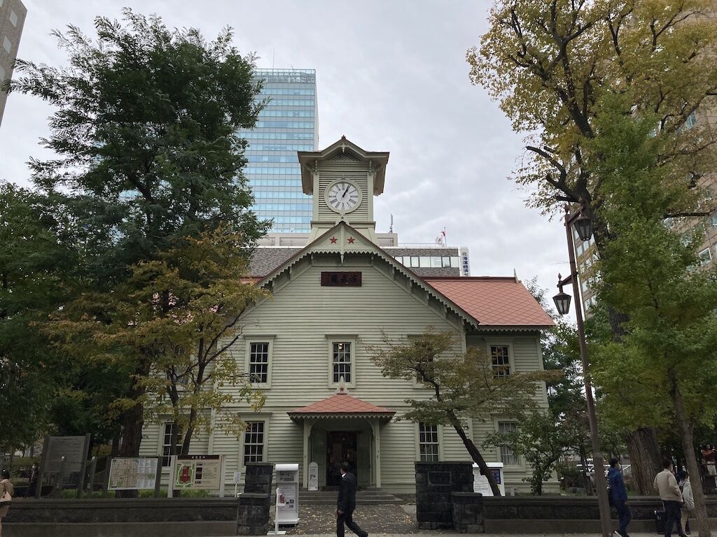 札幌に誕生ここはシンボルの時計台