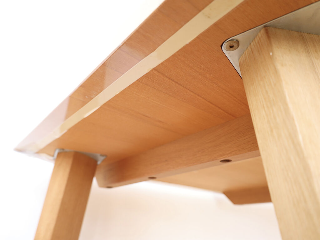 テーブルとベンチの脚の仕様なども詳しく見てリサイズ寸法を決定