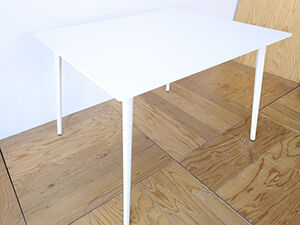 真白なダイニングテーブルをリサイズ　アイキャッチ