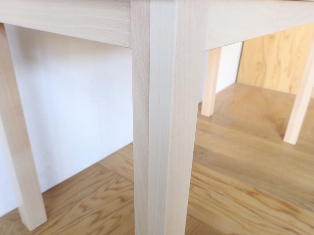 木肌が白く美しいビーチ材