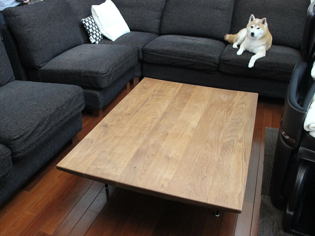 ローテーブルをリサイズしたことでソファ周りがスッキリとしたリビング