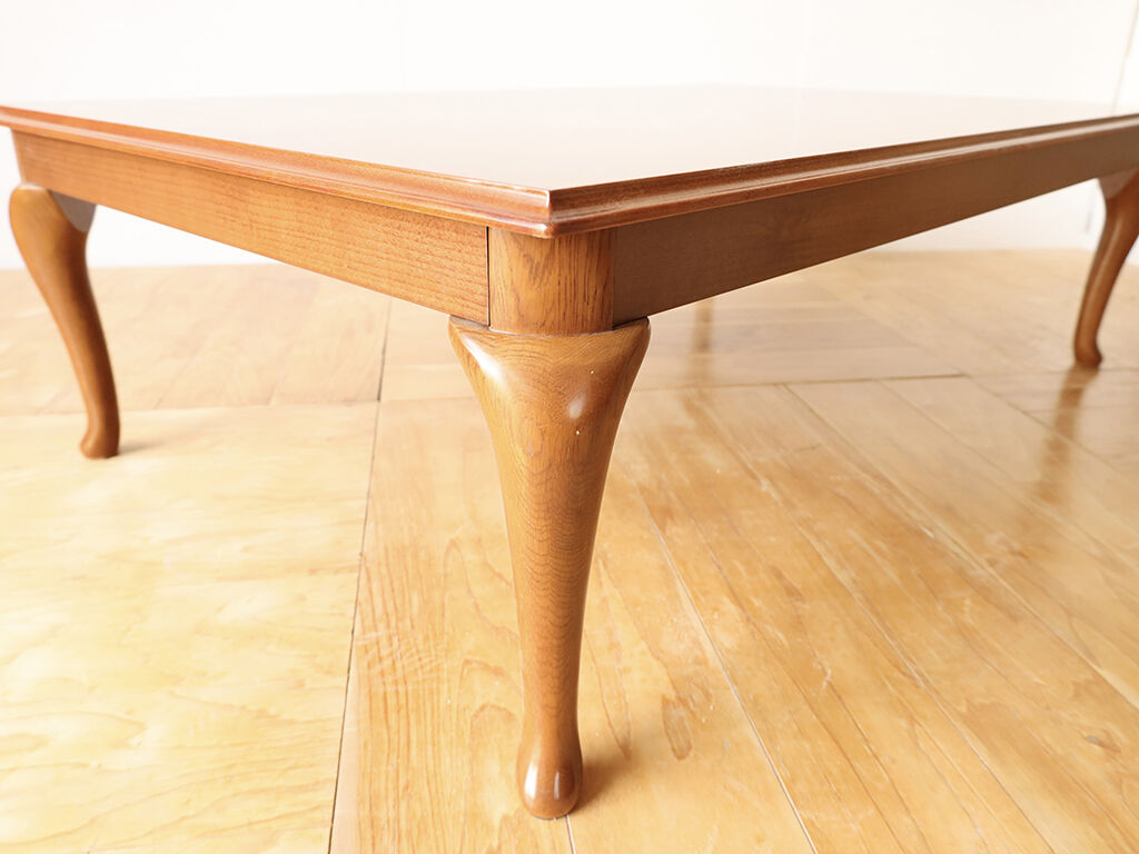 楕円形のダイニングテーブルを猫脚を活かしながら長方形のローテーブルにリメイク