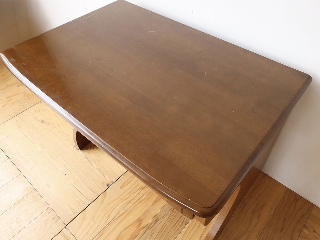 お客様がお気に入りと仰っていた学習机の色味