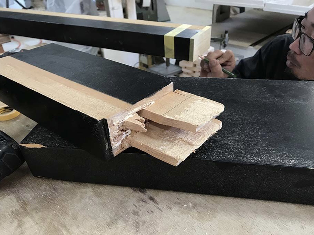 ダイニングテーブルをレストアとリサイズリメイク カット後ホゾ作り