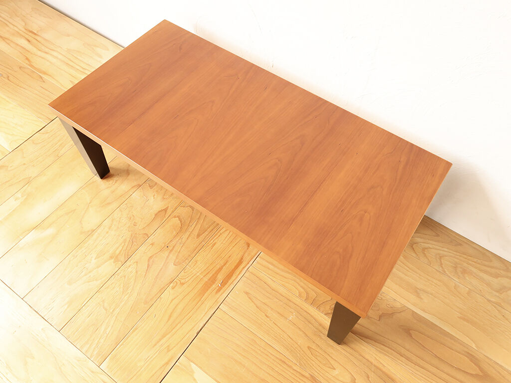 塗装のテカりを抑えナチュラルな雰囲気に仕上げたローテーブル