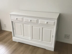 北民家具の食器棚をテレビボードにリメイクした