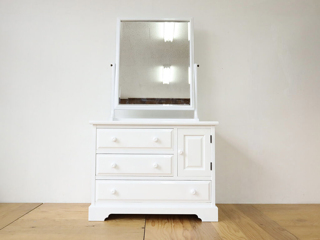 塗装リメイク後の鏡台