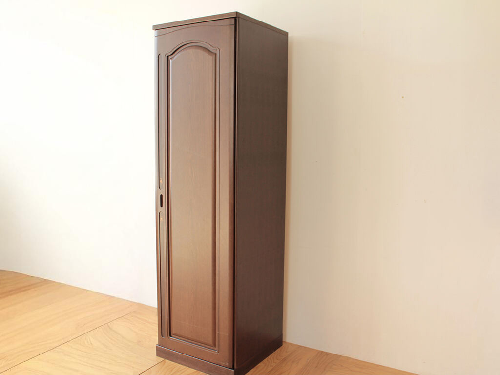 元の側板を使用して違和感のない仕上がりとなった洋服タンスのリサイズ