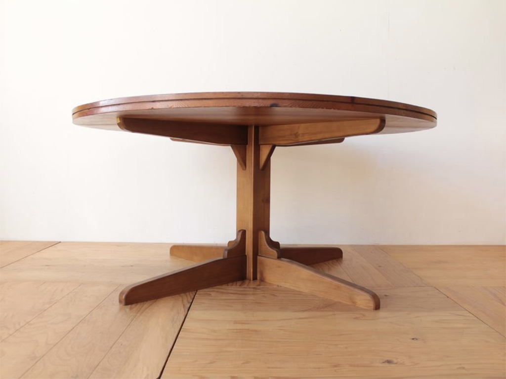 安定感抜群の脚フレーム