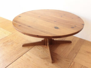 家具一つ一つに向き合い加工方法を考えるルーツファクトリーのリメイク