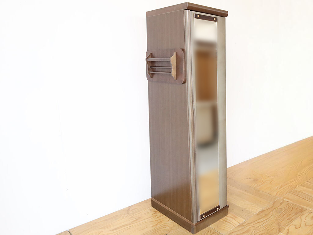 洋服タンスを収納付き姿見にリメイク！鏡やネクタイ掛けを活かして…のイメージ