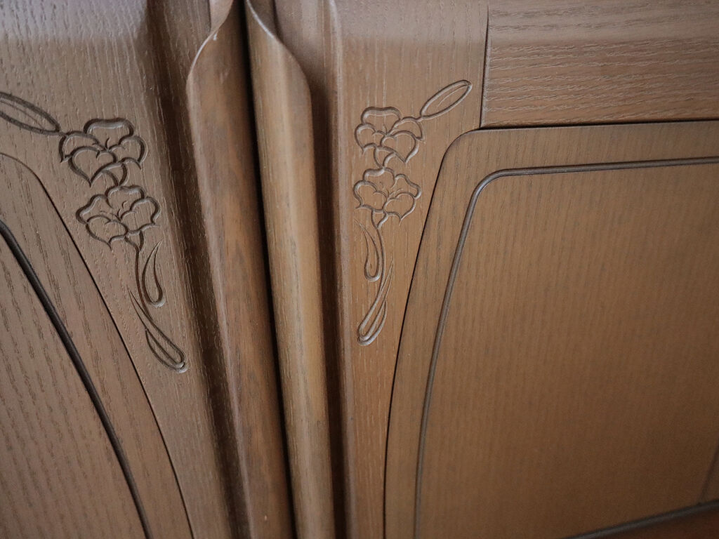婚礼タンスの扉の彫刻を活かしてリメイク