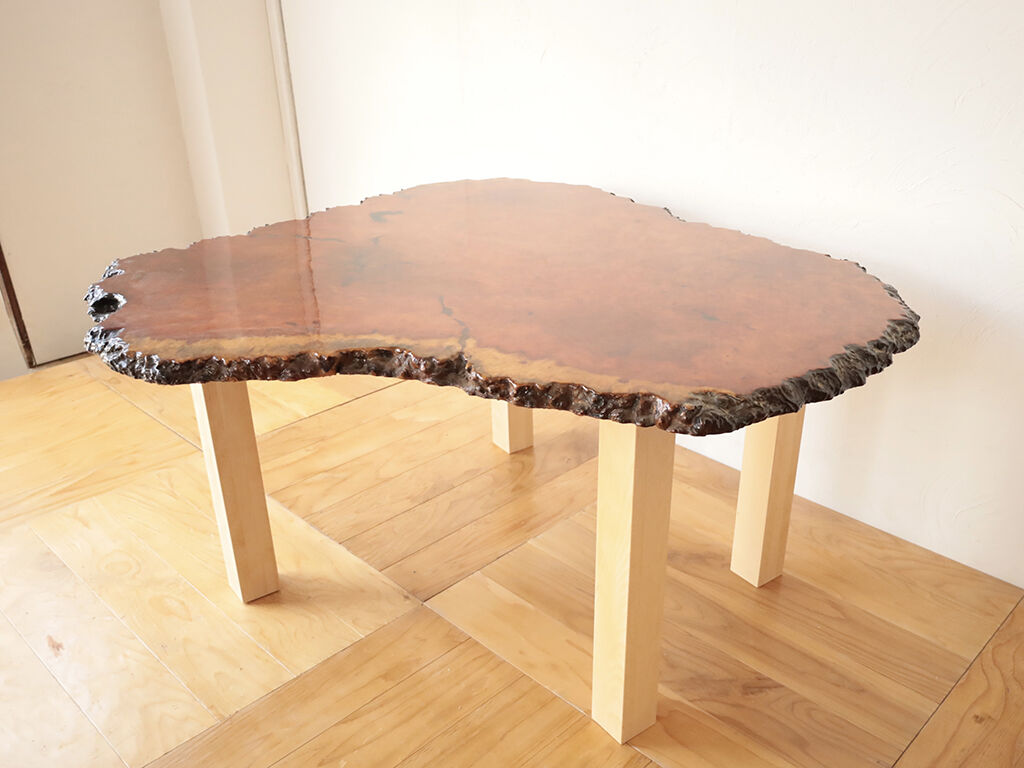 無垢一枚板の輪切り天板を活かしてリメイクしたダイニングテーブル