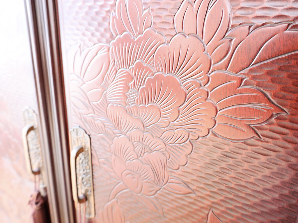 美しい鎌倉彫の扉
