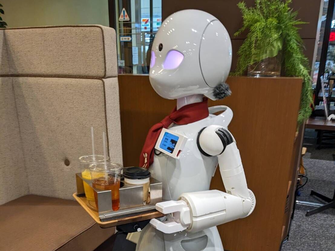 飲み物を持ってきてくれるロボット