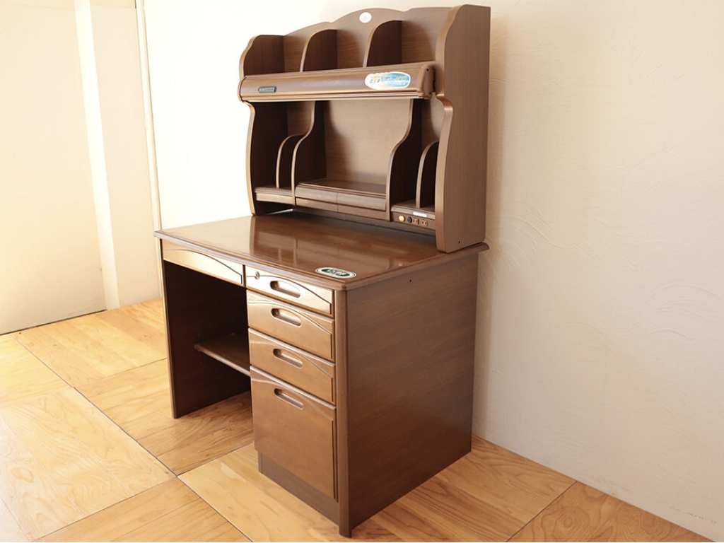 お仏壇用のキャビネットにリメイクしたいとご相談いただいた学習机