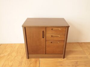 学習机をお仏壇キャビネットに。お父様からの思い出の家具をリメイク