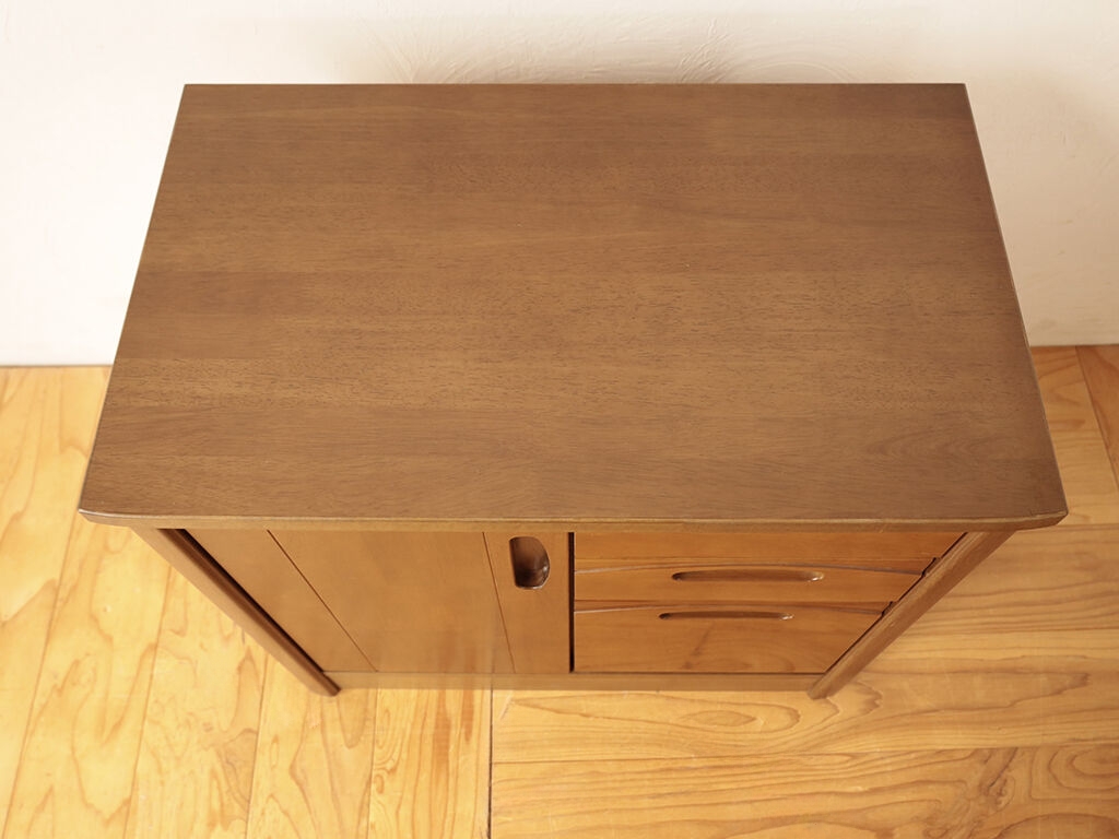 学習机の天板を活かしたお仏壇の天板