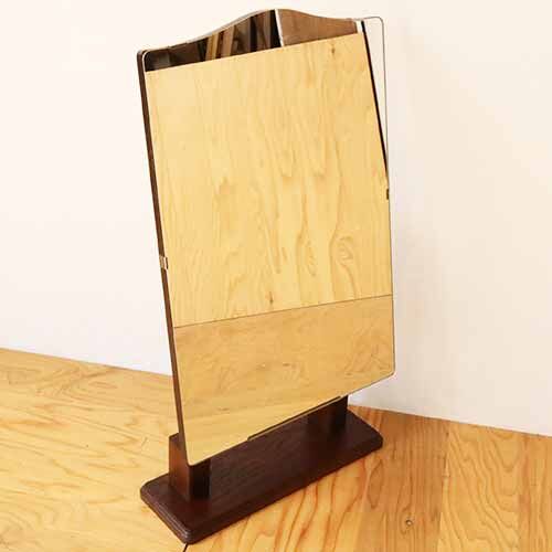 鏡のフレームに台座を取り付けて自立させ単体で使えるようにリメイク