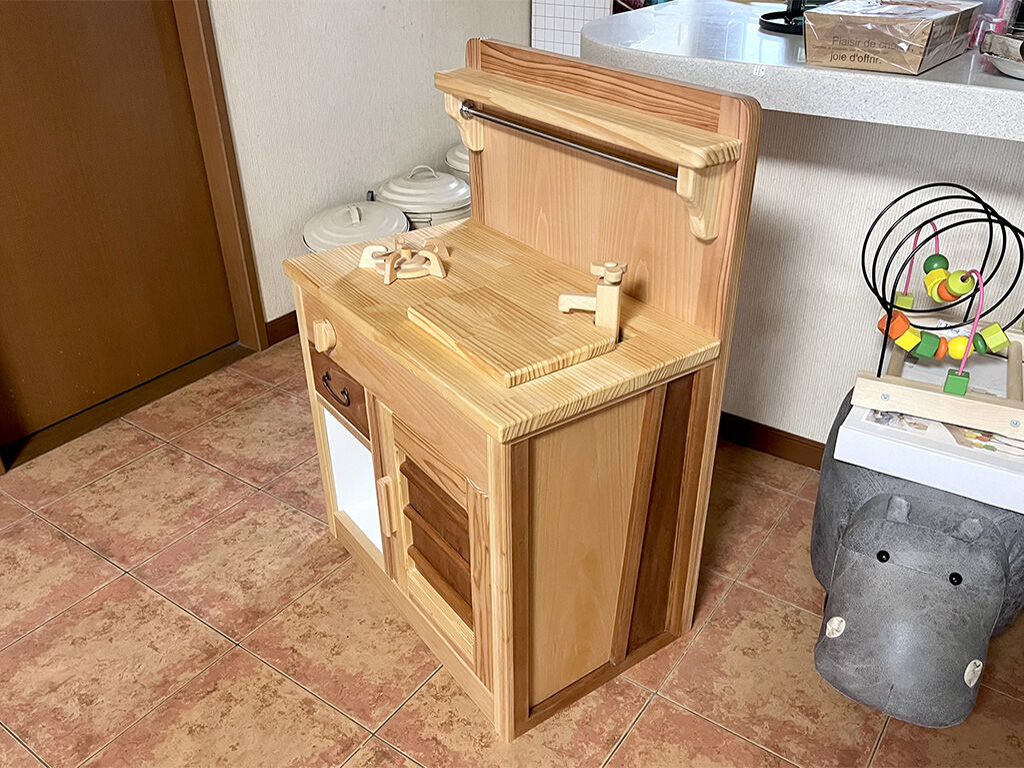 水屋からおままごとキッチンにリメイク!お孫さんご誕生のお祝いに♪