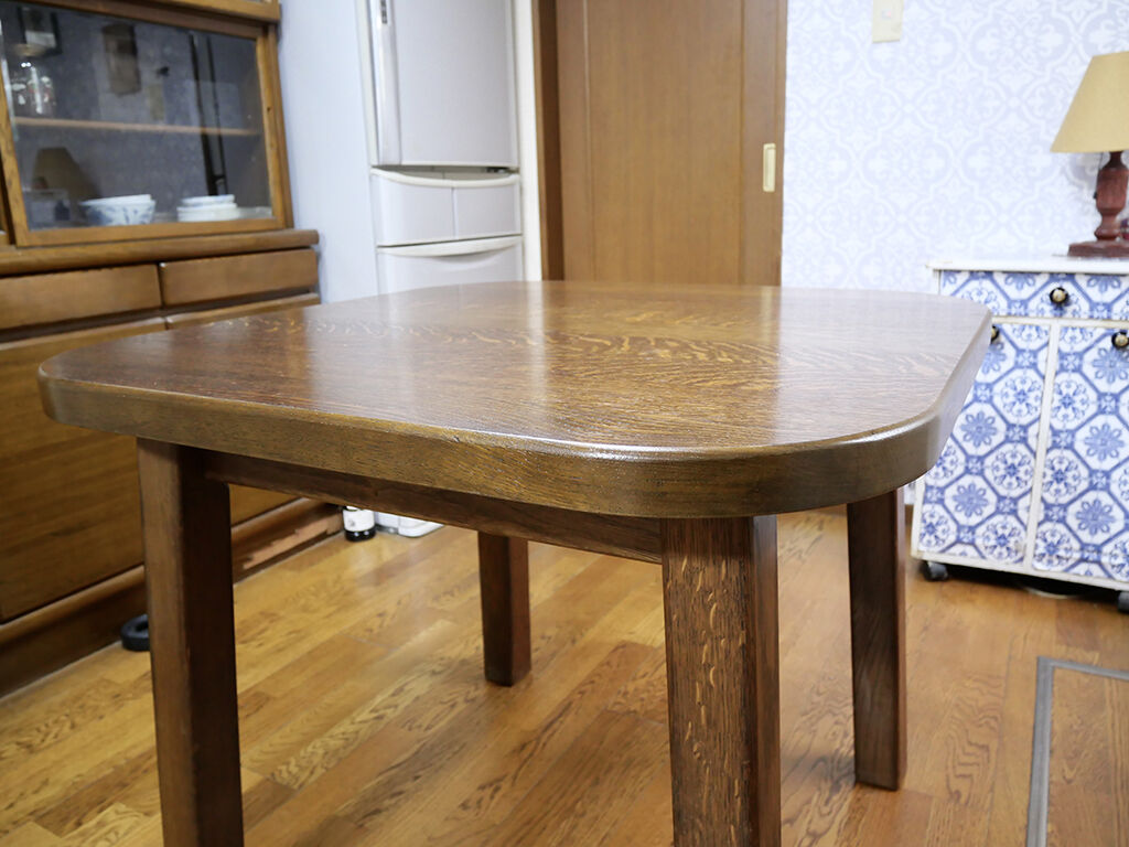 テーブルをリサイズして空間にゆとりができたダイニングキッチン