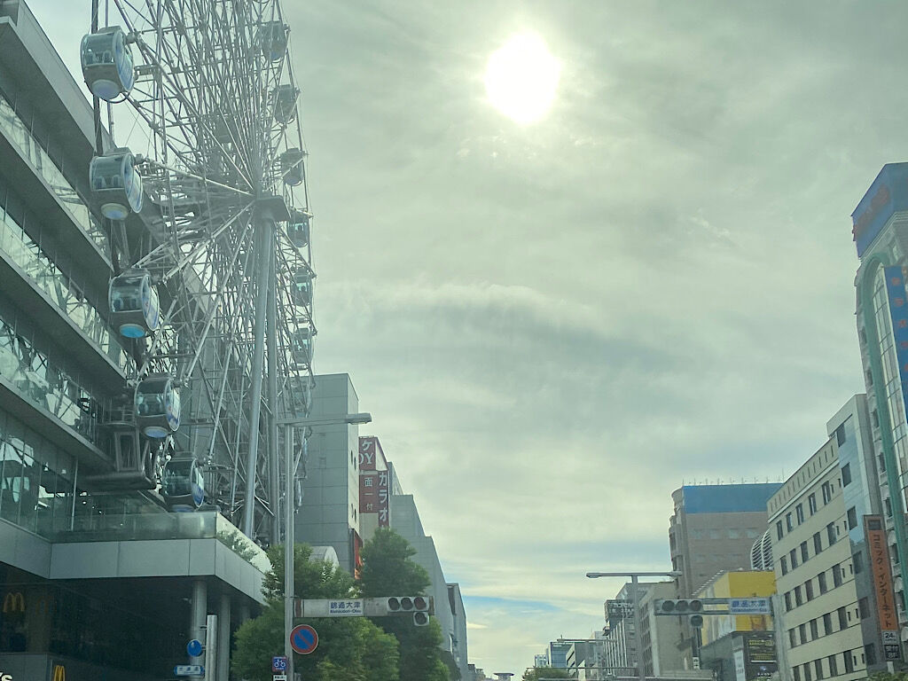サンシャイン名古屋の観覧車と太陽