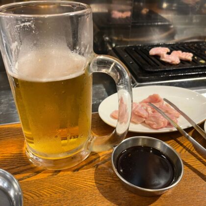 北海道でビールを飲む社長