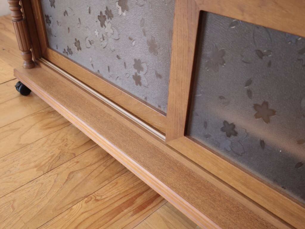 新たに木枠を作ったガラス戸