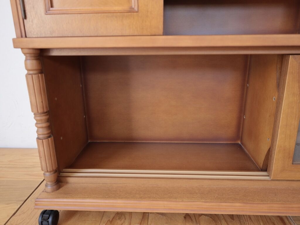 ガラス戸がスムーズに開け閉めできるように交換したレール