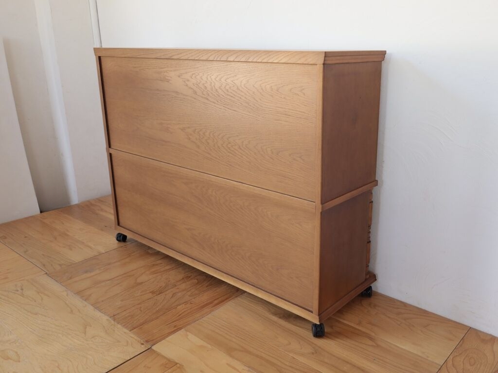 背面化粧仕上げしてある本棚