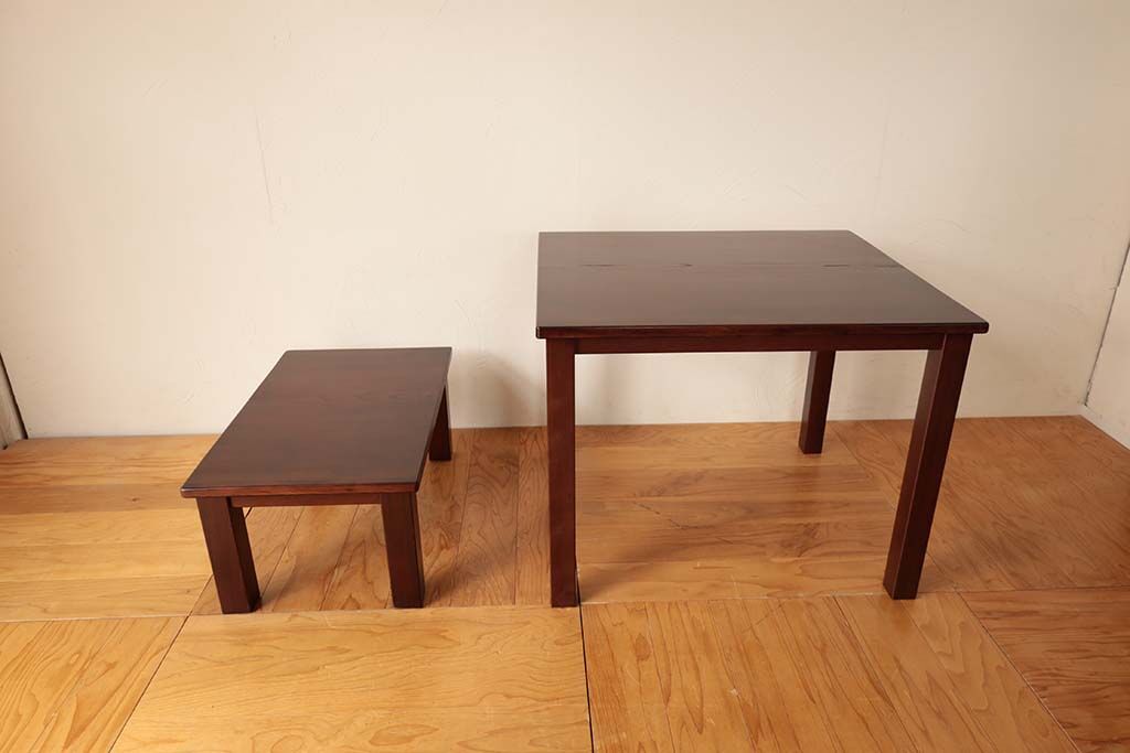 テーブルからリメイクされた2台のテーブル