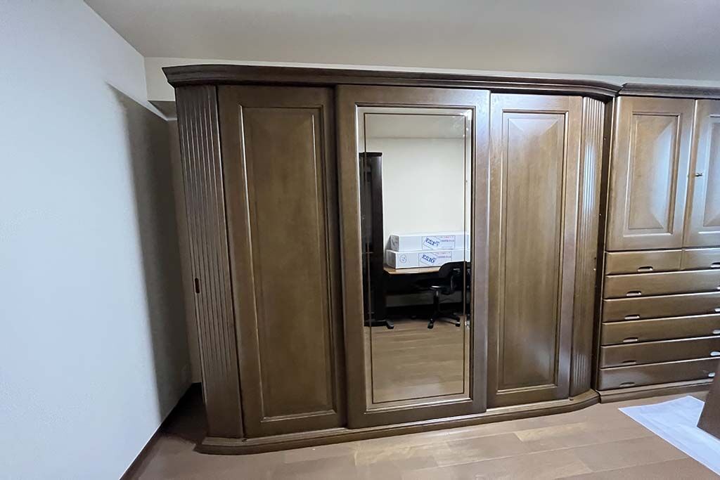 お部屋に設置された洋服タンス