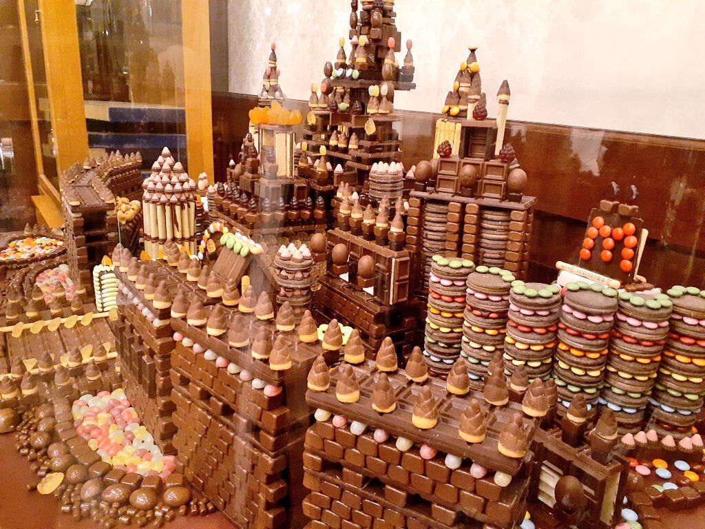 夢がいっぱいのお菓子の城